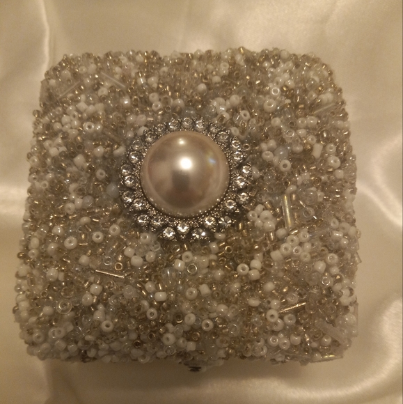 Mimi engagement ring jewerly box with rings size 7.925 silver rings